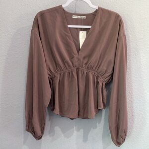 New Abercrombie Puff Sleeve V Neck Boho Contemporary Neutral Satin Top